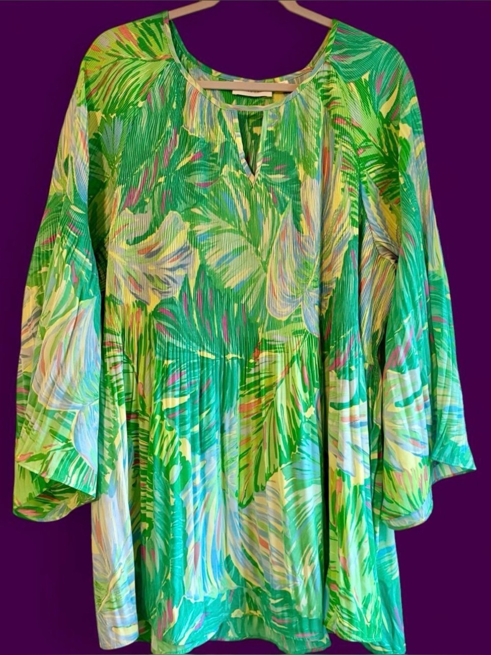 EUC Sunny Leigh Green Tropical Bell-Sleeve Tunic - Picture 2 of 7